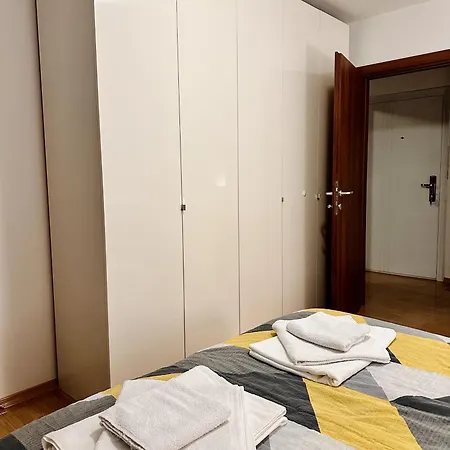 Cadena, Apartment *